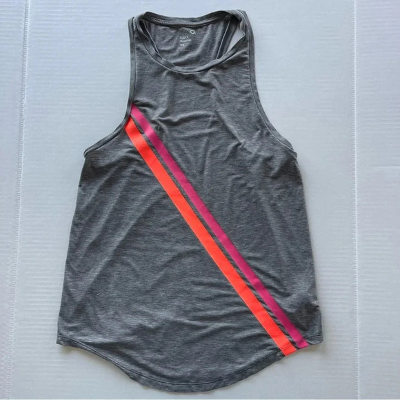GAP Tops - Gap fit Breathe Women size XS work out sleeves Top